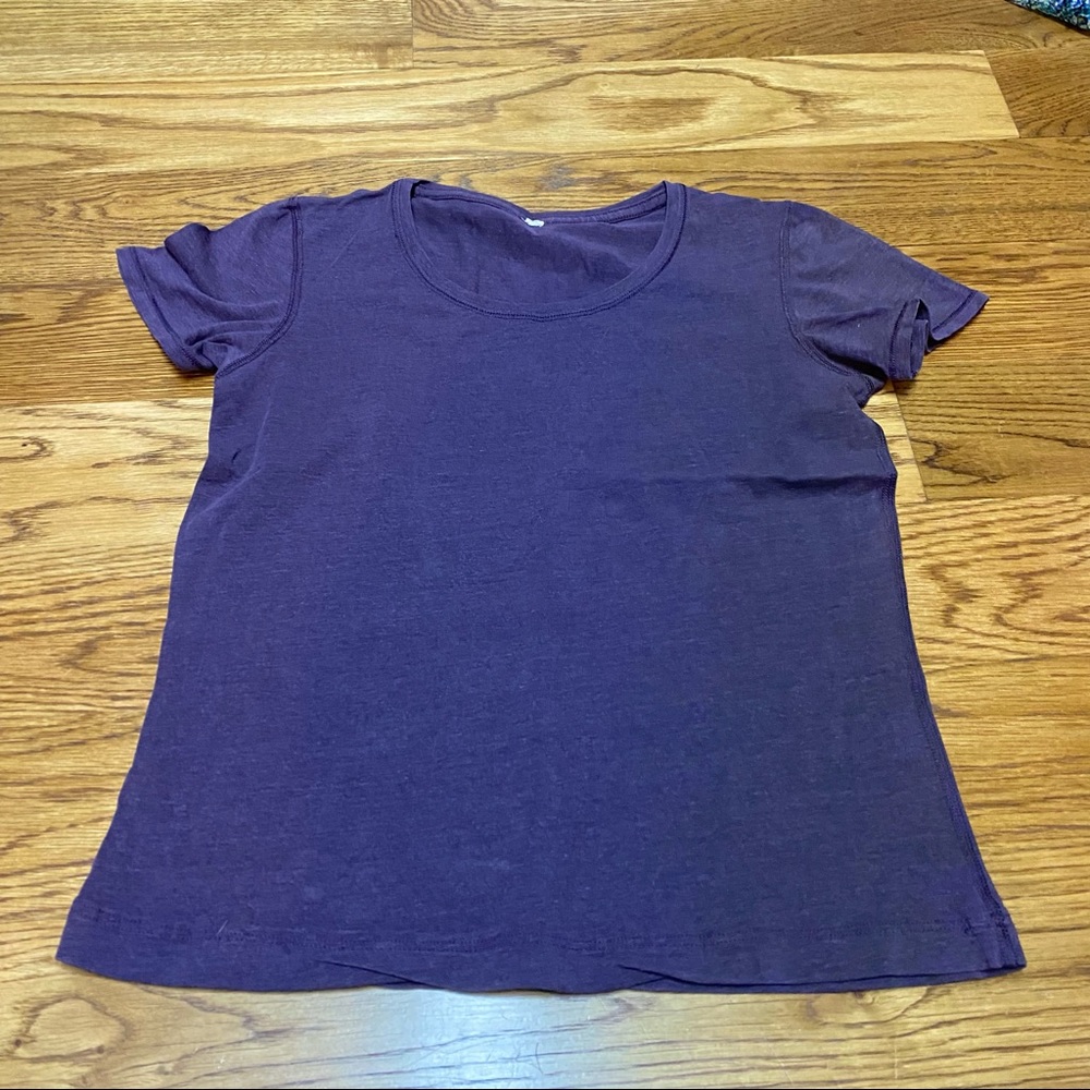 purple lululemon tshirt